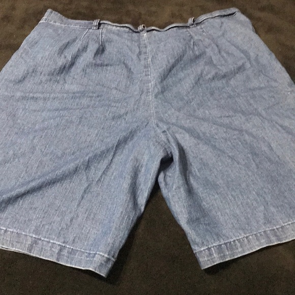 Shorts - Picture 2 of 2